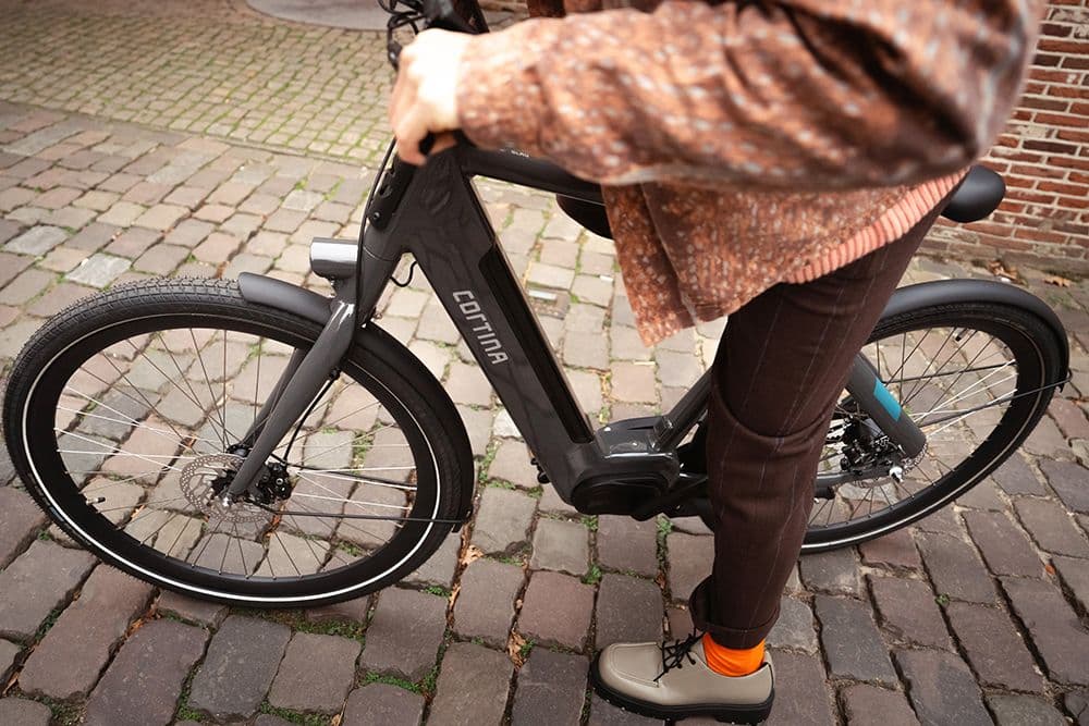 Accu van je e-bike snel leeg door de kou, zo ga je ermee om